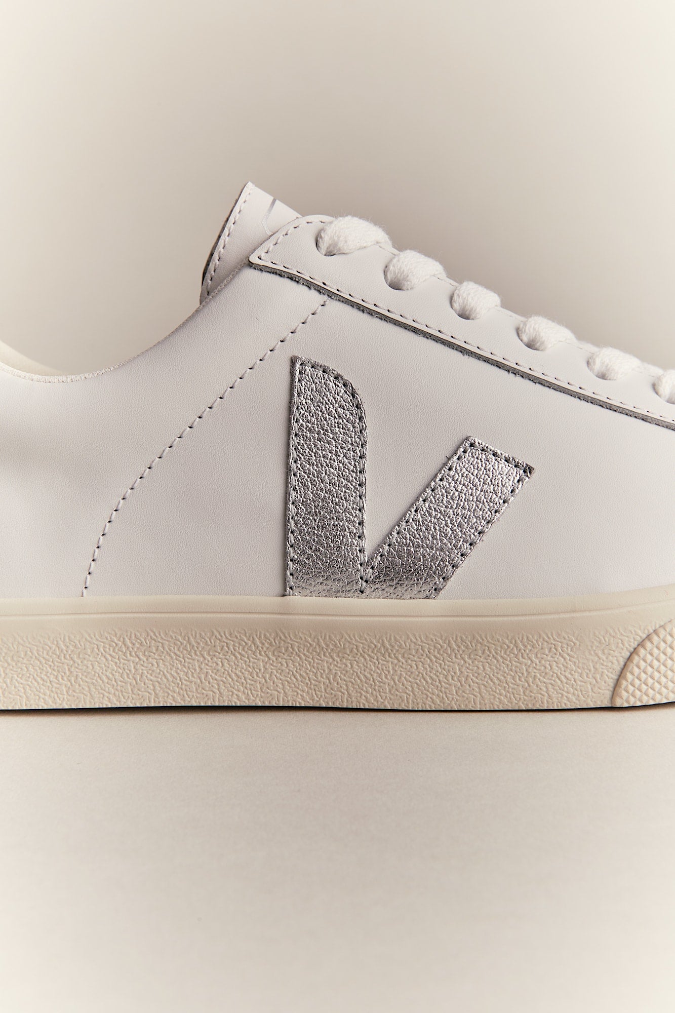 Veja Esplar Piel Blanco Plata
